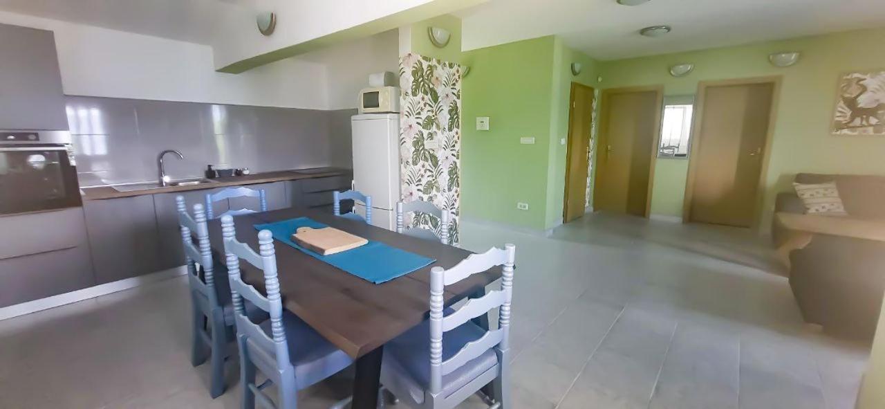 Apartman Jungle Jam *